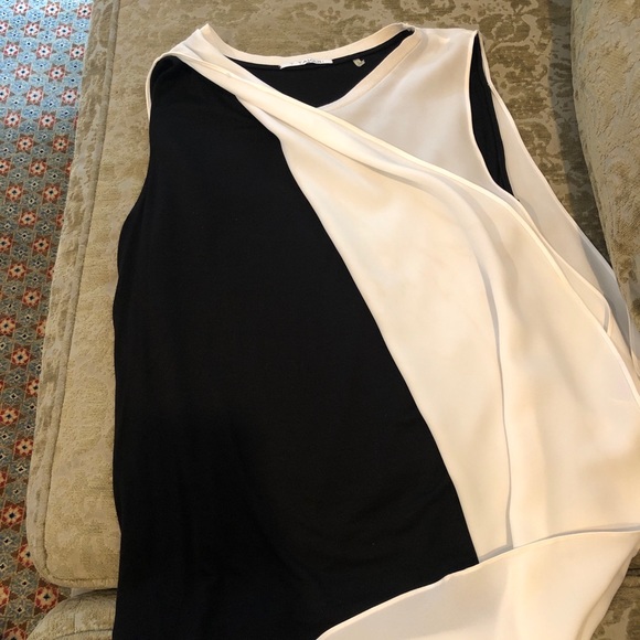 BLACK /white TAHARI asymmetrical blouse M - Picture 4 of 6